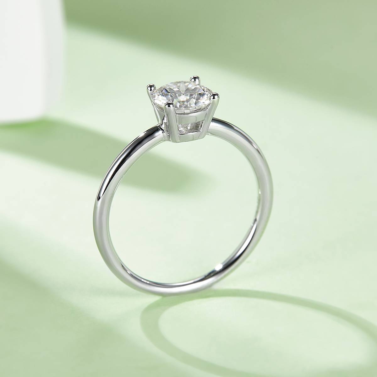 Classic round S925 silver plated platinum moissanite women's ring 1.0 carat D-grade